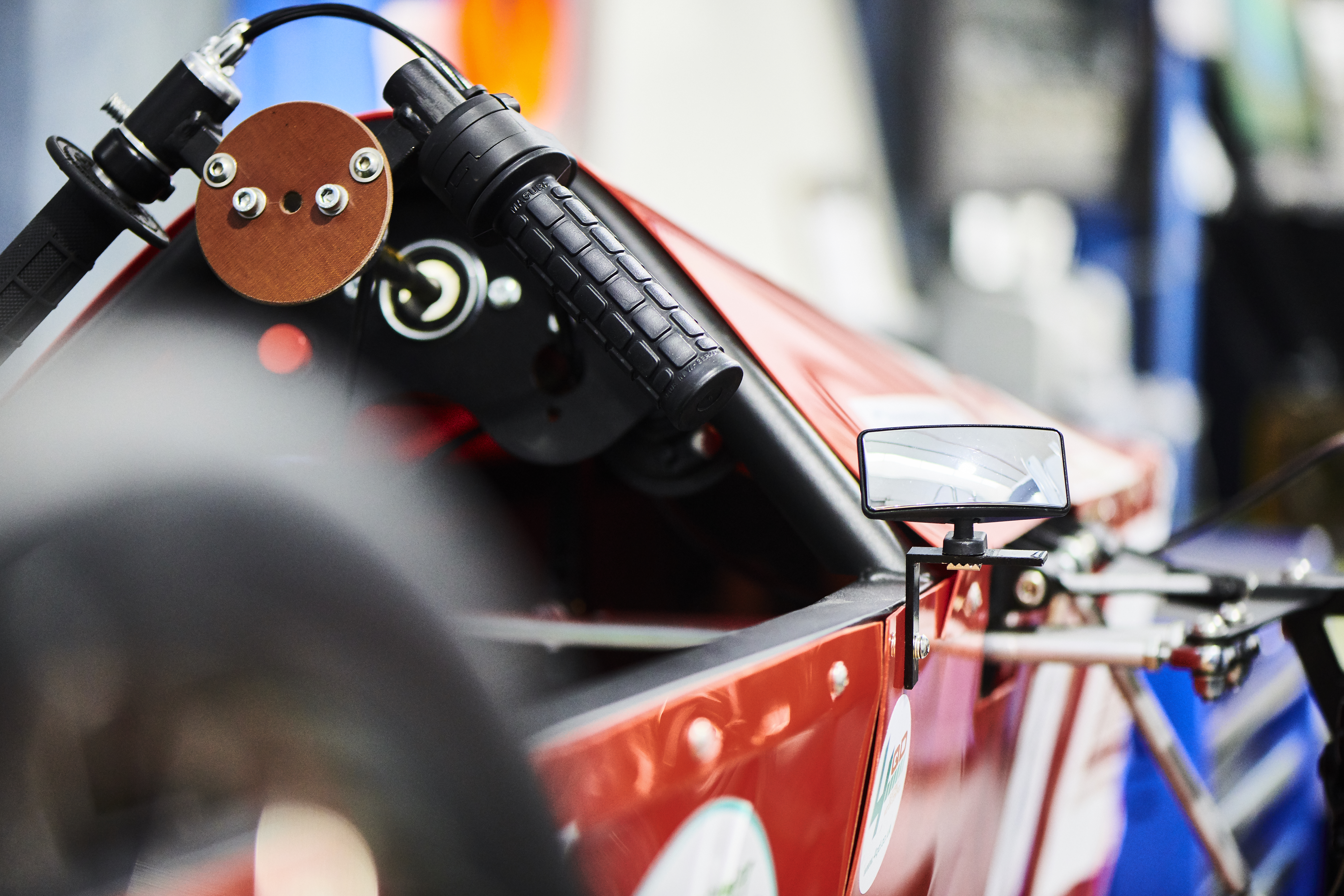 F1 car driving chamber