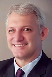 Headshot of Professor Andrew Macrae
